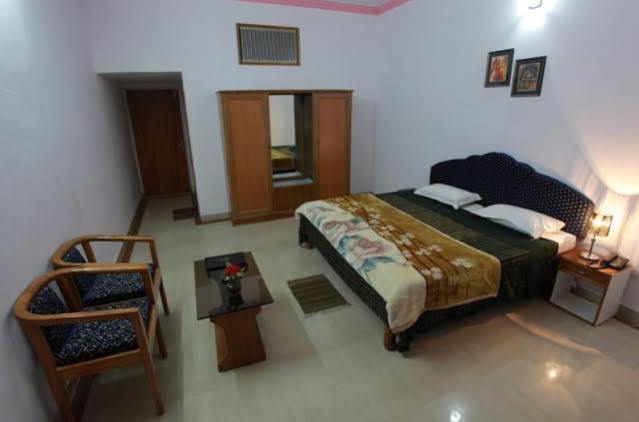 Hotel Surya ขชุราโห ภายนอก รูปภาพ